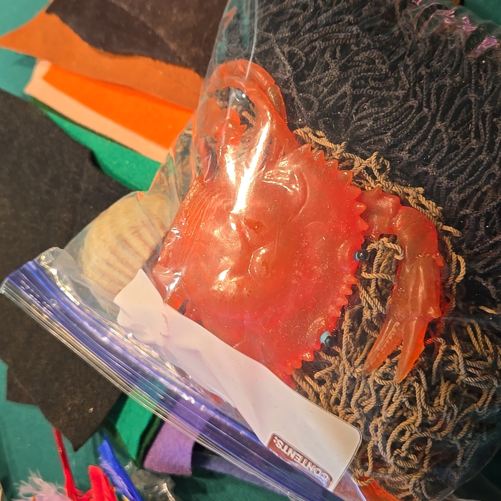 Craft Supplies Assortment with Felt and Feathers - Picture 8 of 8